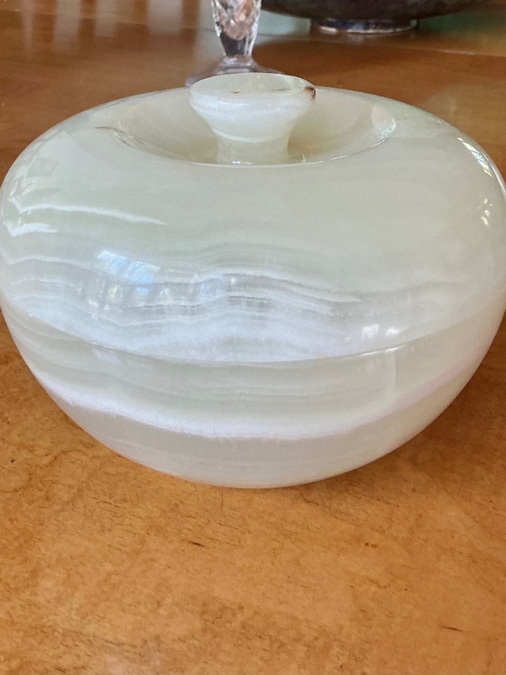 Onyx Trinket Box Jar Apple Shaped Cream Color With Lid Polished Stone 6 Inch